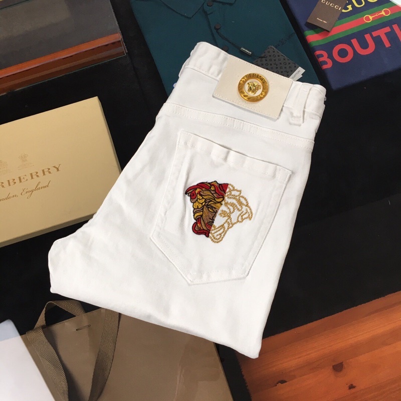 Quần jean trắng cho nam phong cách thương hiệu thời trang cao cấp Versace mẫu mới 2021