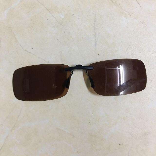 Kẹp kính râm vuông ngang + hộp bảo vệ (có video) | BigBuy360 - bigbuy360.vn