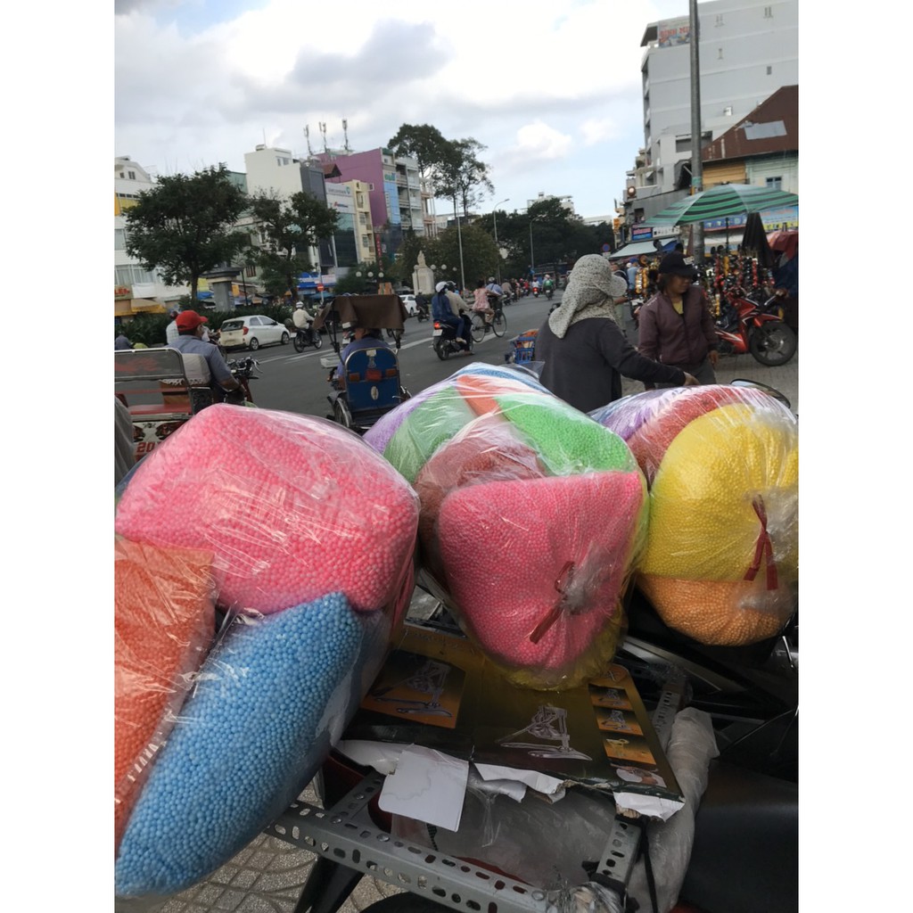 Nửa kg Xốp Màu dùng bỏ vào hộp quà tặng, sinh nhật, chơi slime