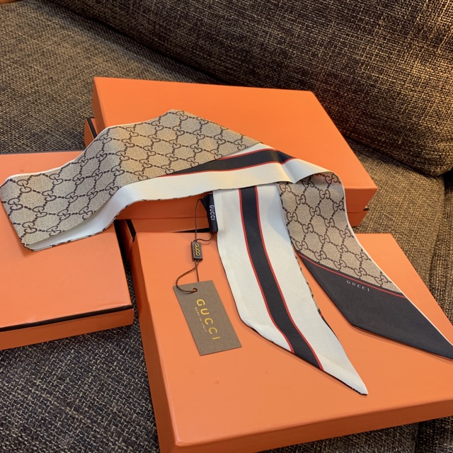 Khăn quàng cổ bản nhỏ