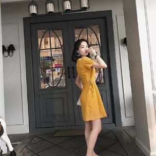 04VD200: Đầm cổ V thắt nơ eo