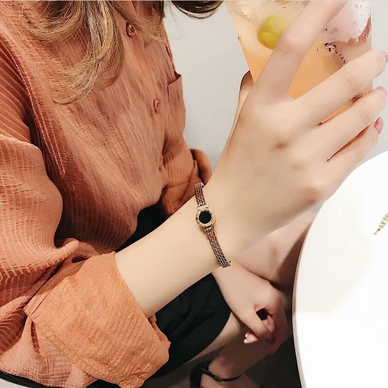 Vòng Đeo Tay Bằng Thép Titan Màu Vàng Hồng Thời Trang Phong Cách Hàn Quốc Đơn Giản Dễ Phối Đồ