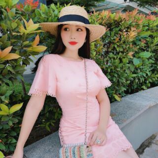 Đầm xô ren tay xoè