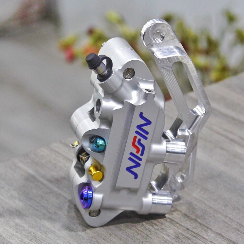Pát CNC, Pát Trước xe EX135 SIRIUS gắn Heo NISSIN 4piston đi đĩa size 267mm như hình - CNC sắc nét, gia công tỷ mỉ