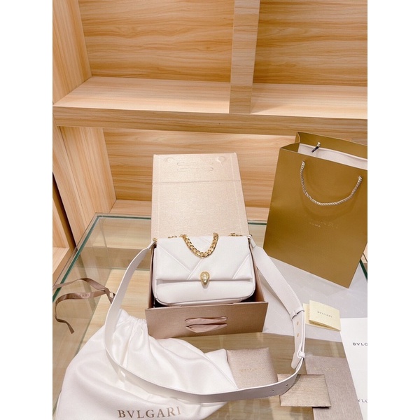 Túi xách Bvlgári chất da bò sz 22 hàng order trung