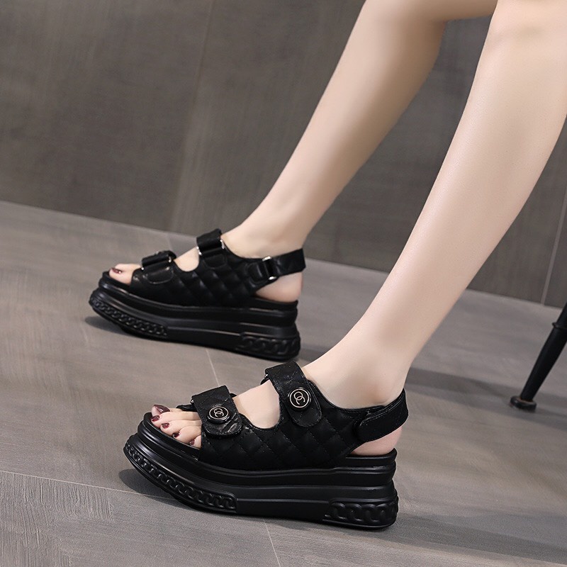 Sandal Đế Bánh Mỳ Size 33 Kiểu Dáng Hàn Quốc Cao 7cm