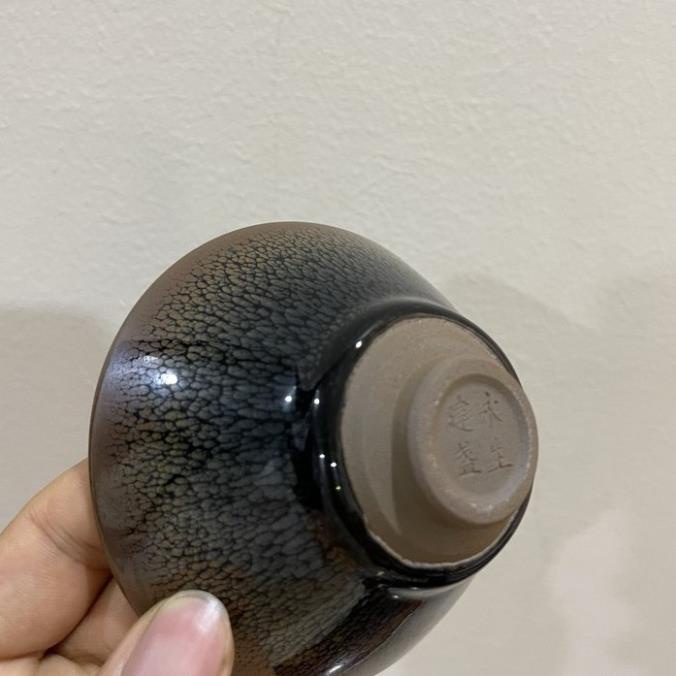 Chén thiên mục họa tiết lông chim trĩ công nghệ nung điện dành cho trà chủ.