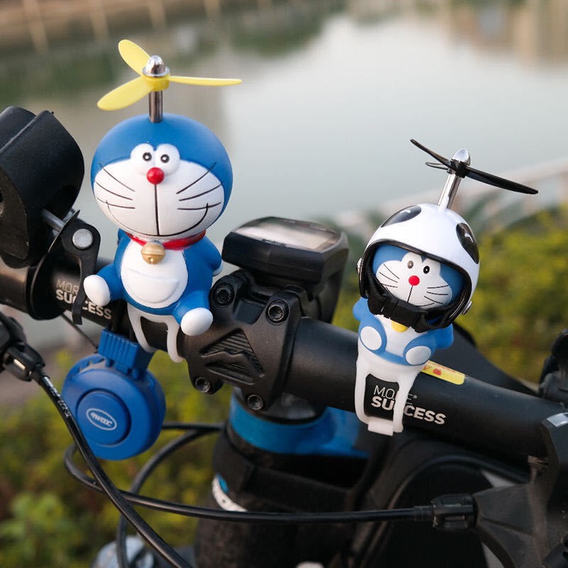 Mô Hình Doraemon Đội Nón Bảo Hiểm Trang Trí Nội Thất Xe Hơi