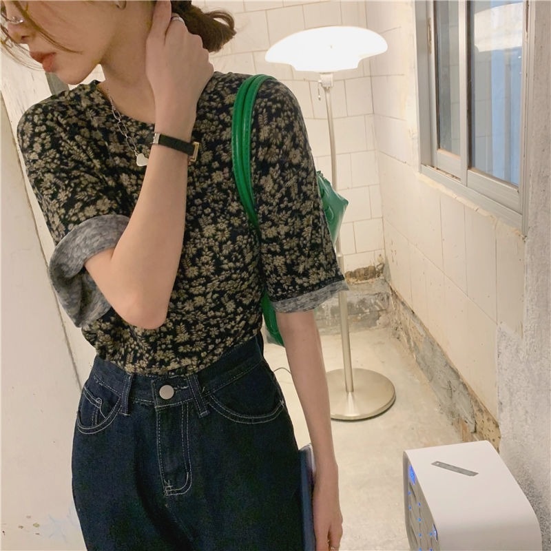 Áo Thun Ngắn Tay Cổ Tròn In Họa Tiết Hoa Phong Cách Retro Hong Kong Cho Nữ