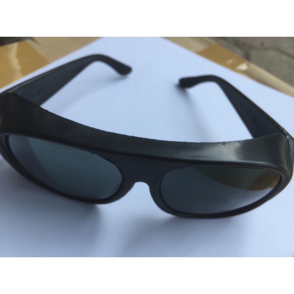 Kính bảo hộ mắt đen