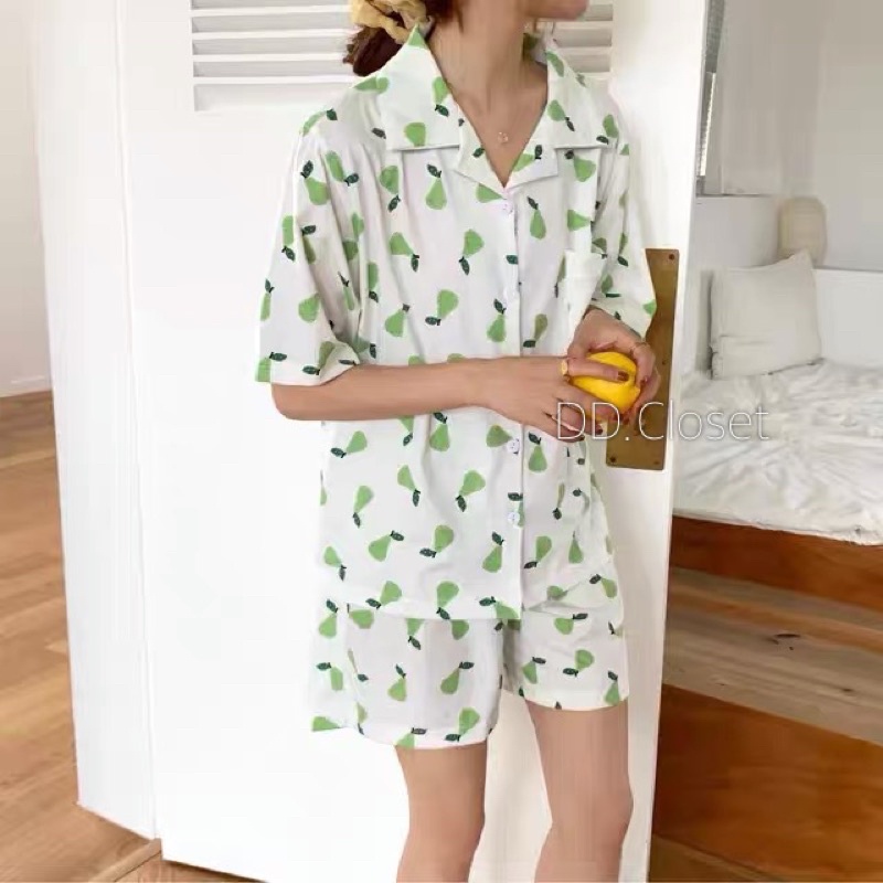 Bộ đồ ngủ pijama nữ cộc tay quần đùi chất lụa Kate Thái mềm mịn màu trắng họa tiết quả lê xanh đáng yêu - CD0041