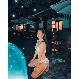 Set bikini trắng buộc dây
