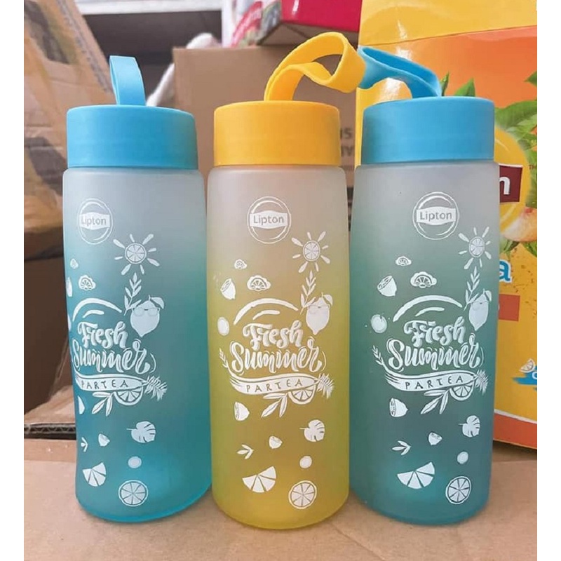 Bình thủy tinh 500ml có dây cầm siêu kute, màu sắc tươi tắn - bình khuyến mại Lipton