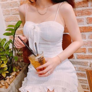 Đầm trắng 2s thắt nơ ngực - kèm ảnh thật