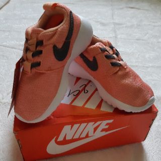 Giày Nike siêu nhẹ cho bé trai & gái