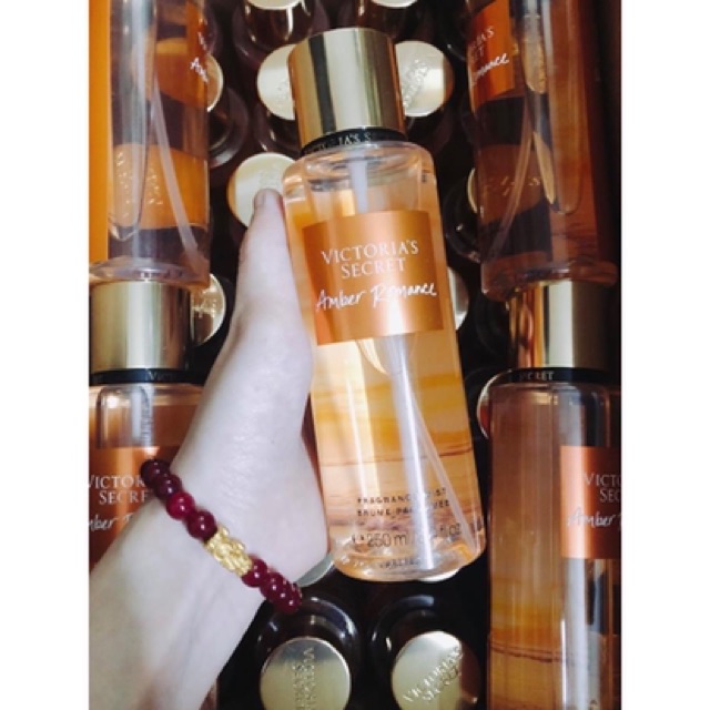 Xịt thơm toàn thân Victoria’s Secret Mist Amber romance Shop về mẫu mới 250ml