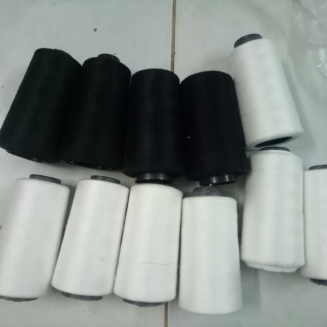 Chỉ  cotton  màu của  be bu