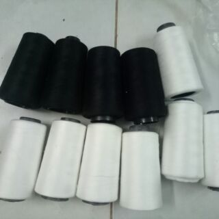 Chỉ cotton màu của be bu