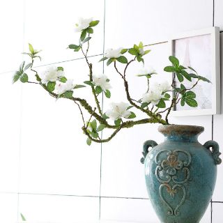 Cành hoa lụa đỗ quyên