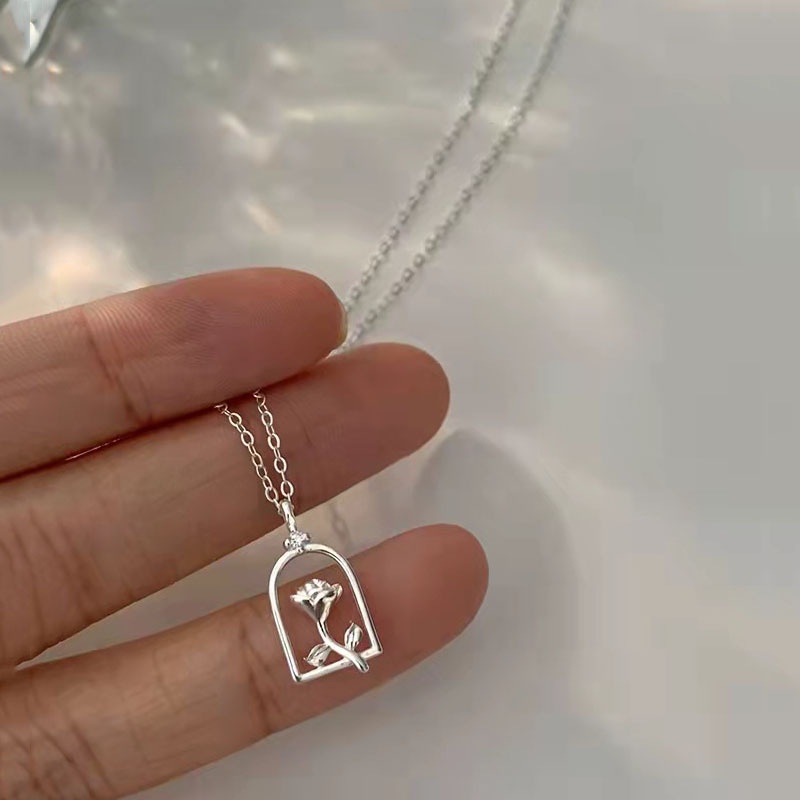 Vòng cổ Mặt Hình Hoa Hồng Rỗng Đơn Giản Tươi Mới Hợp Thời Trang Cho Nữ