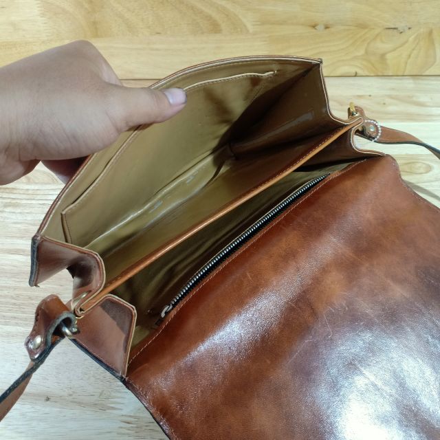 Túi đeo chéo da thật secondhand  060612