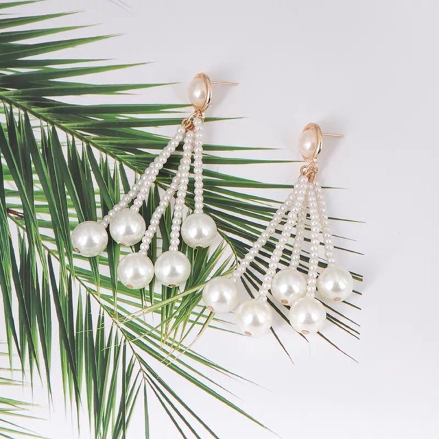 Hoa tai phong cách âu mỹ