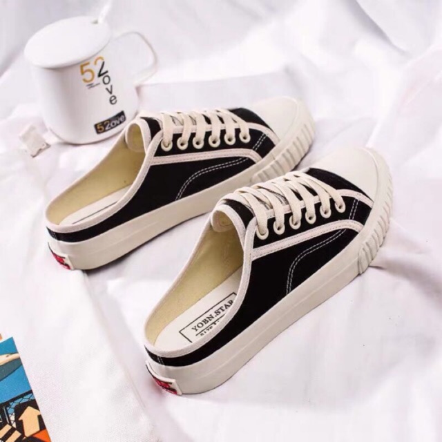 GIẦY THỂ THAO 4 MẦU SIÊU HÓT