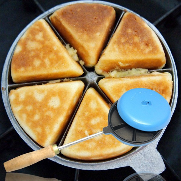Khuôn Bánh Trứng Cút Bánh Tam Giác Chống Dính - BX0035