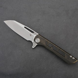 Dao bếp gấp của hãng CH mã CH Butcher 2, cán titanium-carbon fiber, lưỡi thép S35VN