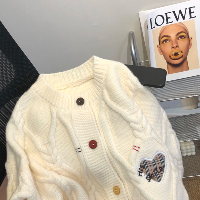 Áo Khoác Sweater Cổ Tròn Dáng Rộng Thêu Hình Trái Tim Màu Vàng Gừng Thời Trang Thu Đông Cho Nữ