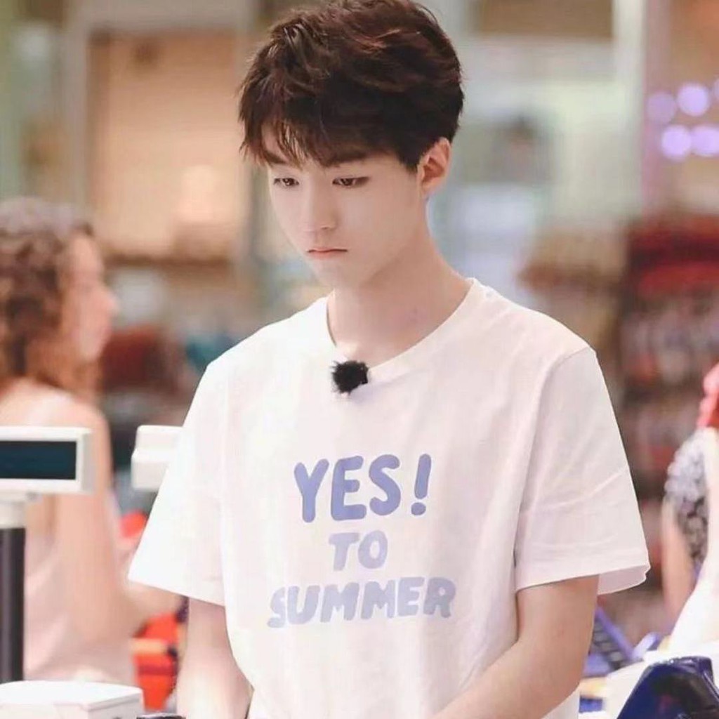 Áo phông TNT màu đen màu trắng