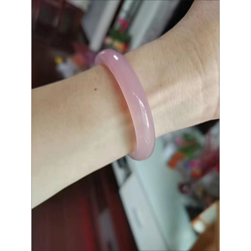 Trang sức đeo tay nữ màu hồng xinh xắn