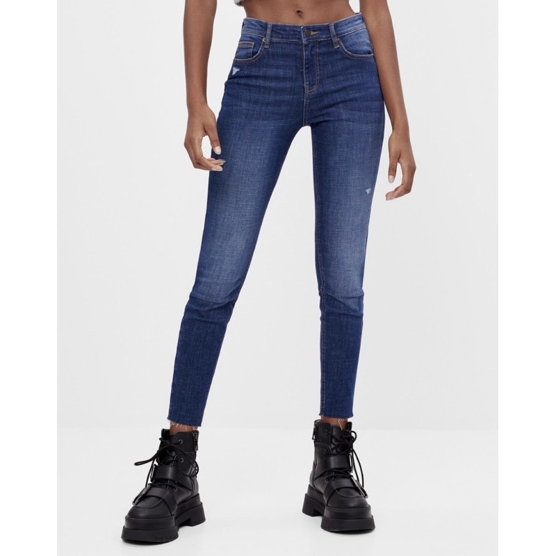 Quần jean thun Bershka