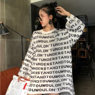 Áo len oversize họa tiết chữ