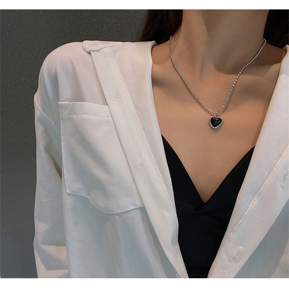 Vòng cổ Choker Màu Đen Mặt Trái Tim Đơn Giản Phong Cách Hàn Quốc Cho Nữ
