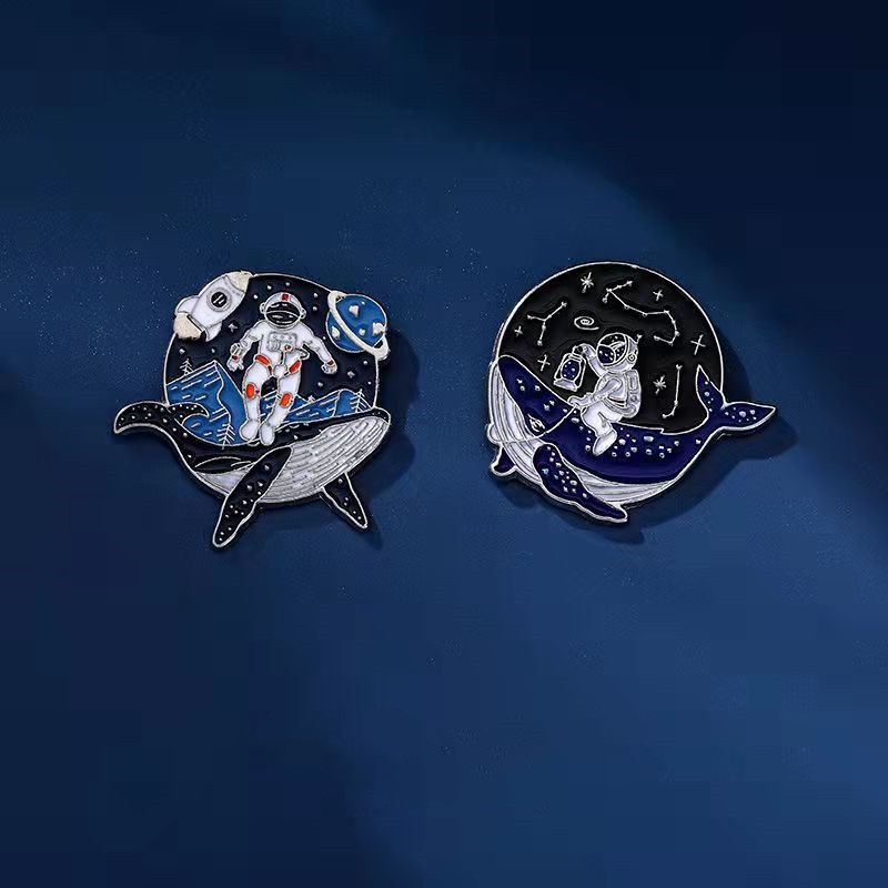 Huy Hiệu Cài Áo Hình Cá Voi Phi Hành Gia Hoạt Hình Đáng Yêu Bằng Kim Loại