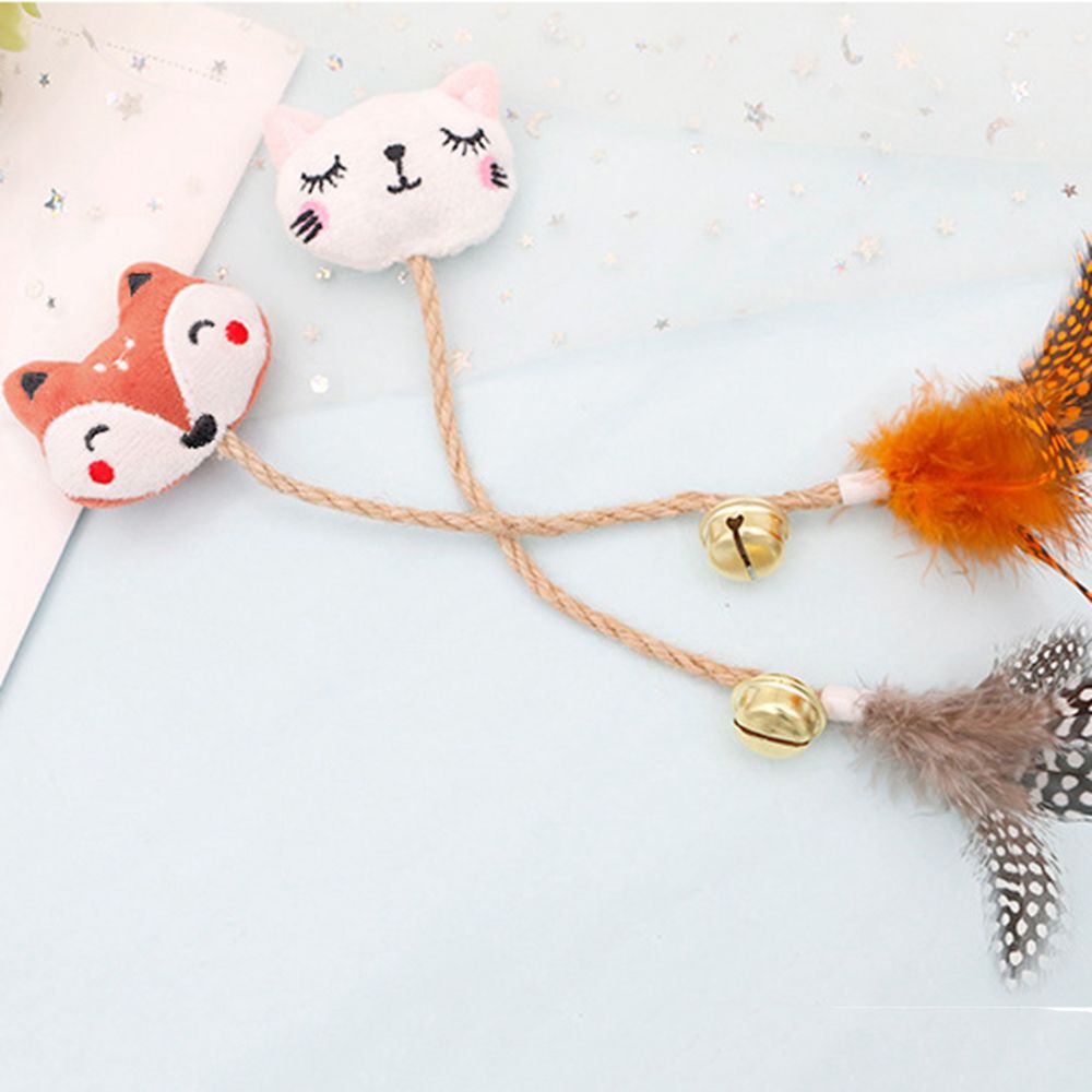 Đồ chơi nhai gặm hình cây cỏ gắn chuông và lông vũ dễ thương cho mèo cưng