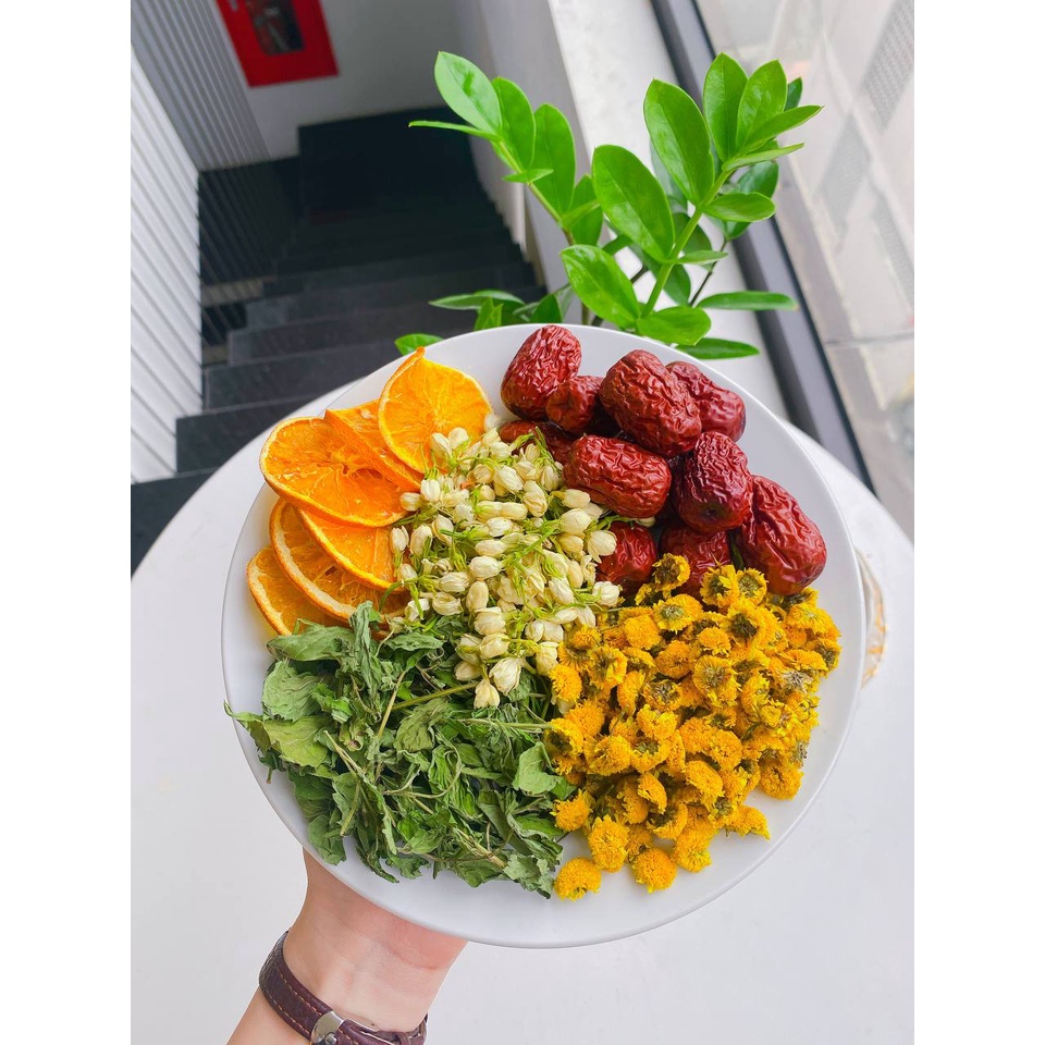 Trà detox trái cây (gồm táo đỏ, cam thái lát, hoa nhài, cỏ ngọt, hoa cúc) Gói 10gr