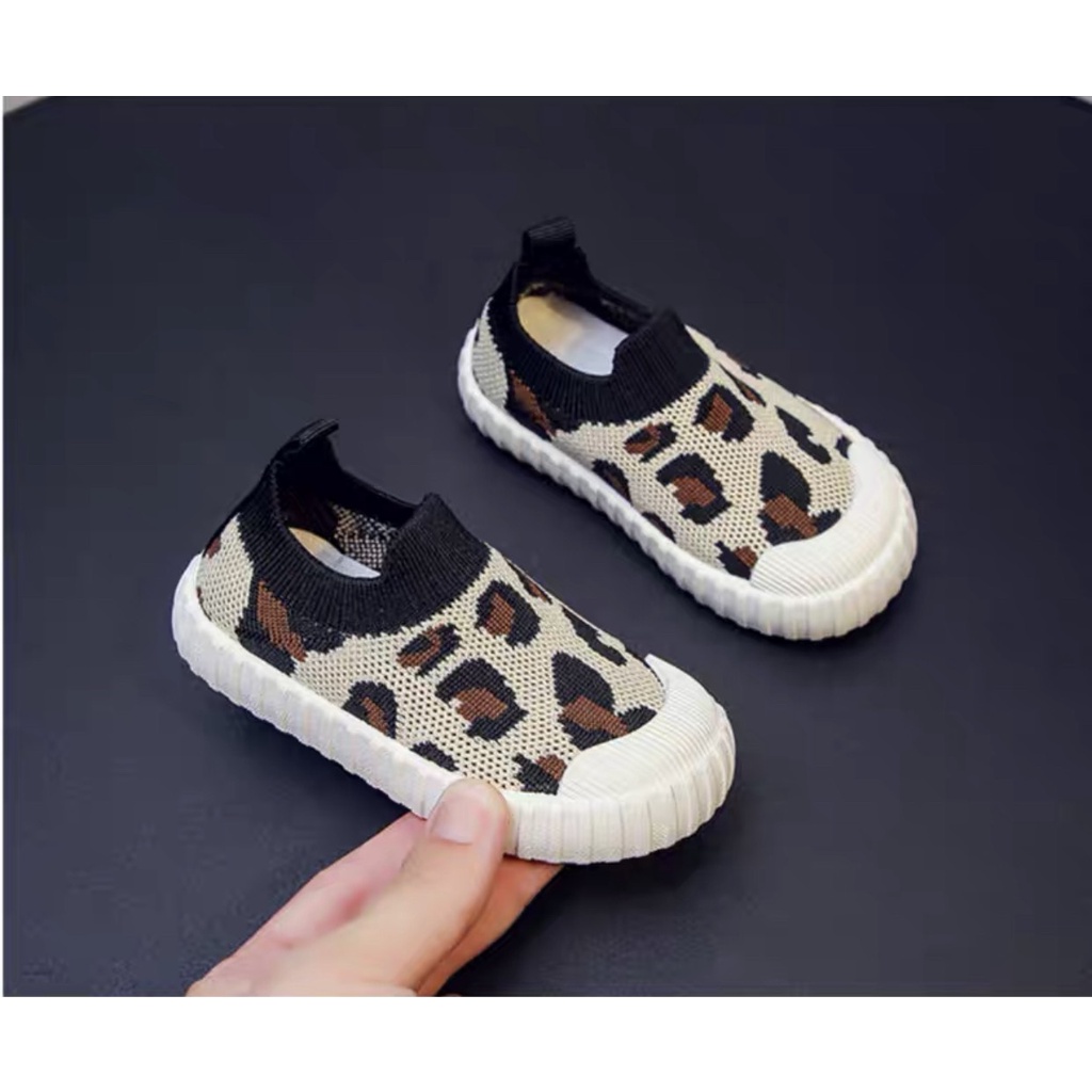 Giày Sneaker Thoáng Khí Đế Mềm Cho Bé Trai Bé Gái Size 21-32