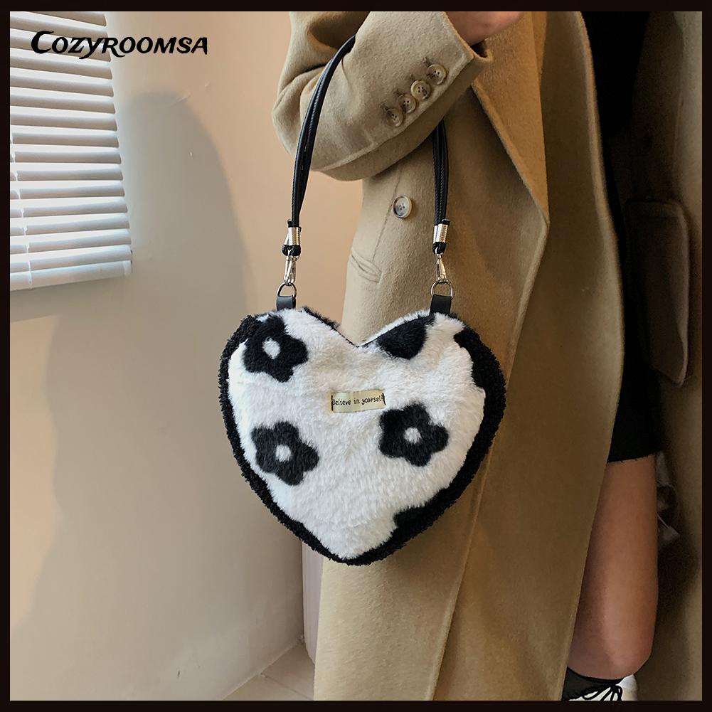 Túi đeo vai lông nhung hình trái tim giữ ấm cho nữ