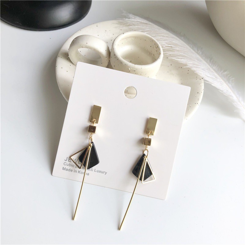 Bông tai kiểu dáng Hàn Quốc thiết kế thanh lịch MS184