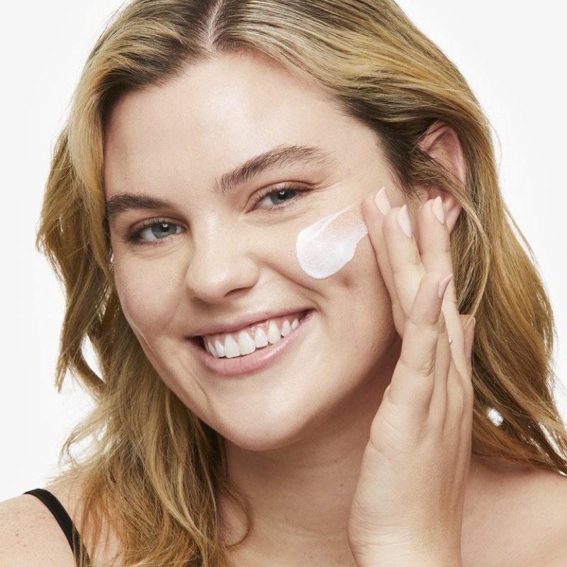 Kem dưỡng ẩm chống nắng làm sáng da,ngăn ngừa nếp nhăn ban ngày Olay Regenerist Retinol 24 + Peptide Moisturizer SPF 30
