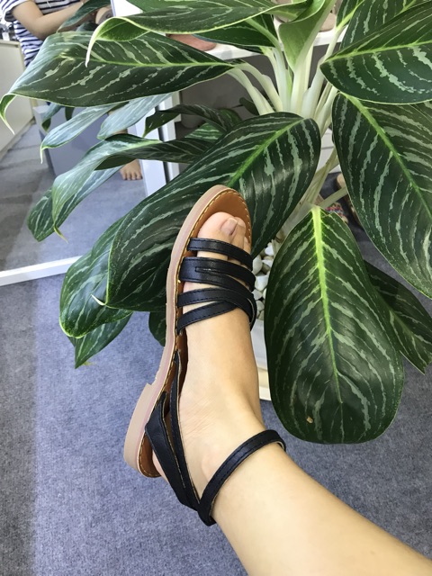 giày sandal tigish quai ngang da thật đế đúc phom nhỏ size