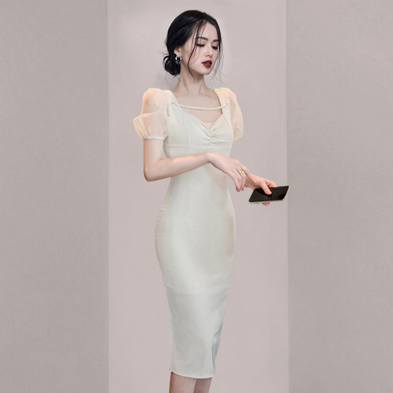Đầm cổ vuông thắt eo kiểu Pháp điển bong bóng tay ngắn tính khí trung độ dài thiết kế dạ hội cao cấp thích hợp