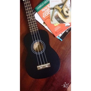 Ukulele LORTUI 21inch màu đen