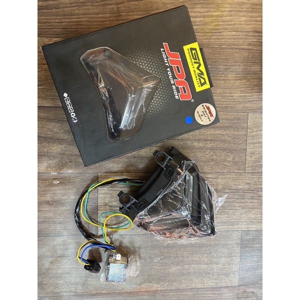 Đèn Hậu Tích Hợp xi nhan cho CBR250rr