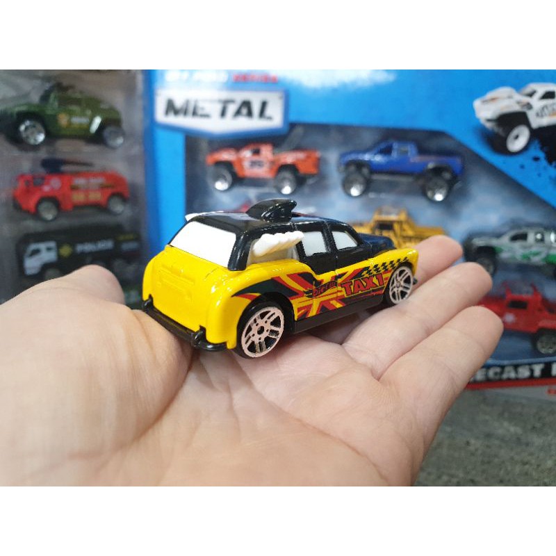 XE MÔ HÌNH ĐÒNG GIÁ 25K - MÃ : 1605-3 - Mẫu Xe Ô Tô Taxi Vàng Chạy Trớn Hộp 20c Nhiều Mẫu Tách Lẻ Size Mini _18