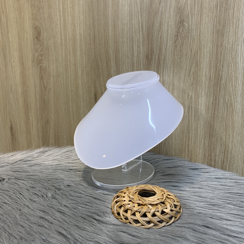 Tượng cổ mica trưng bày dây chuyền trưng bày trang sức sang trọng