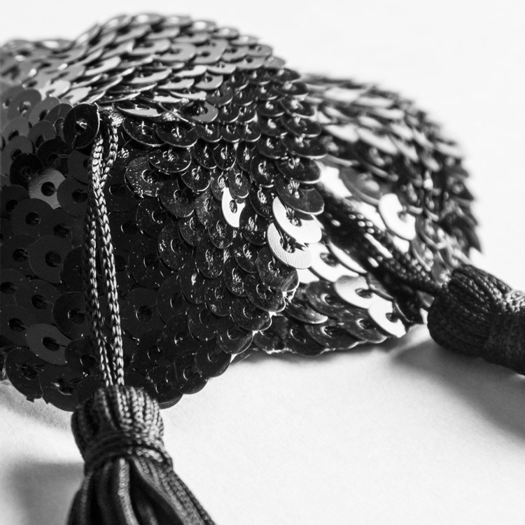 Miếng Dán Ngực Hình Trái Tim Phối Tua Rua Gợi Cảm