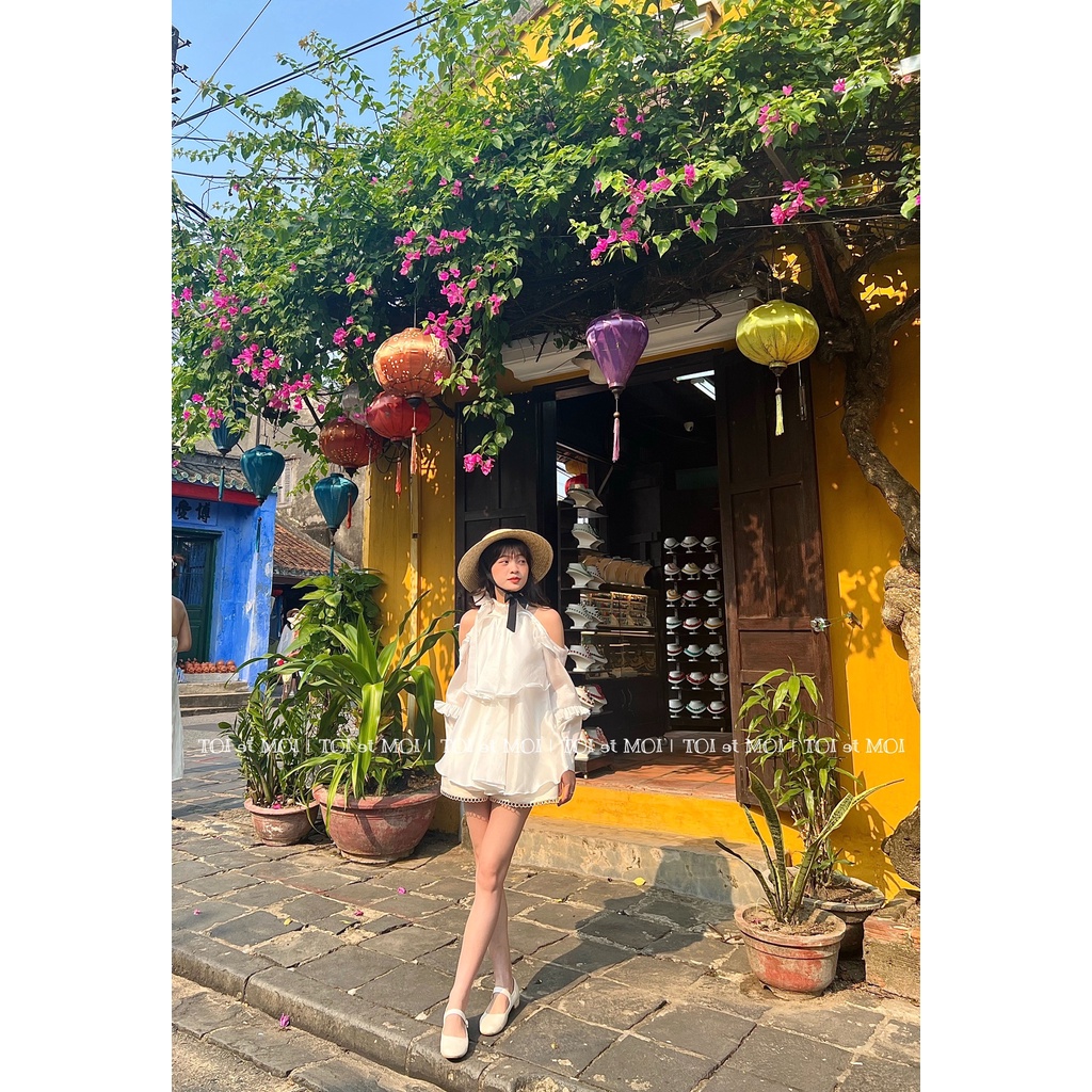 ÁO TƠ NHŨ TRẮNG HỞ VAI _TOI et MOI